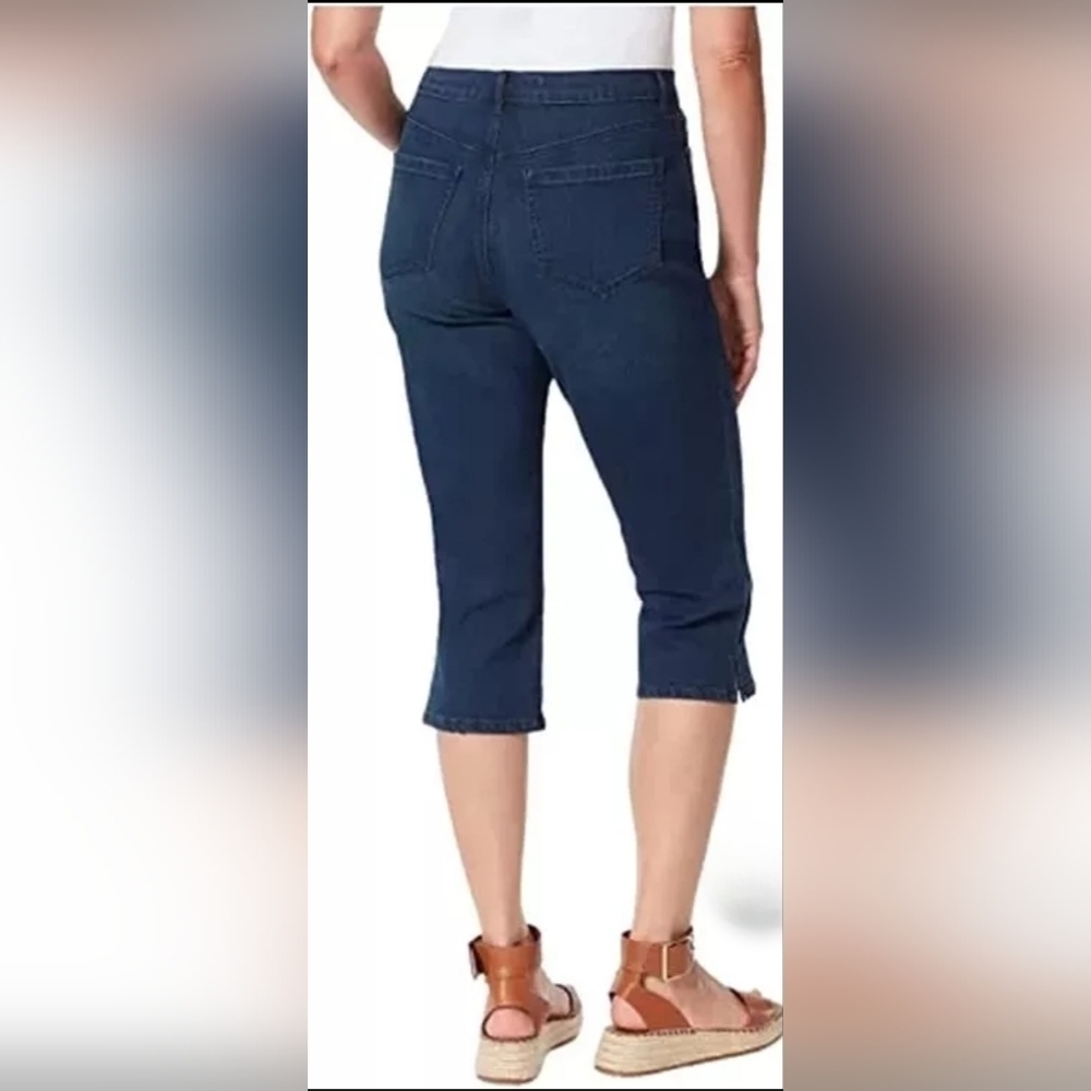 NWOT, Gloria Vanderbilt, Women's Amanda Capris, Size: 6, Color: Navy Park City - Picture 5 of 10